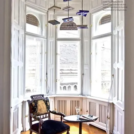 Eclectic Design Right In The Center *