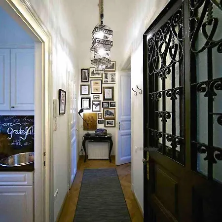 Eclectic Design Right In The Center *